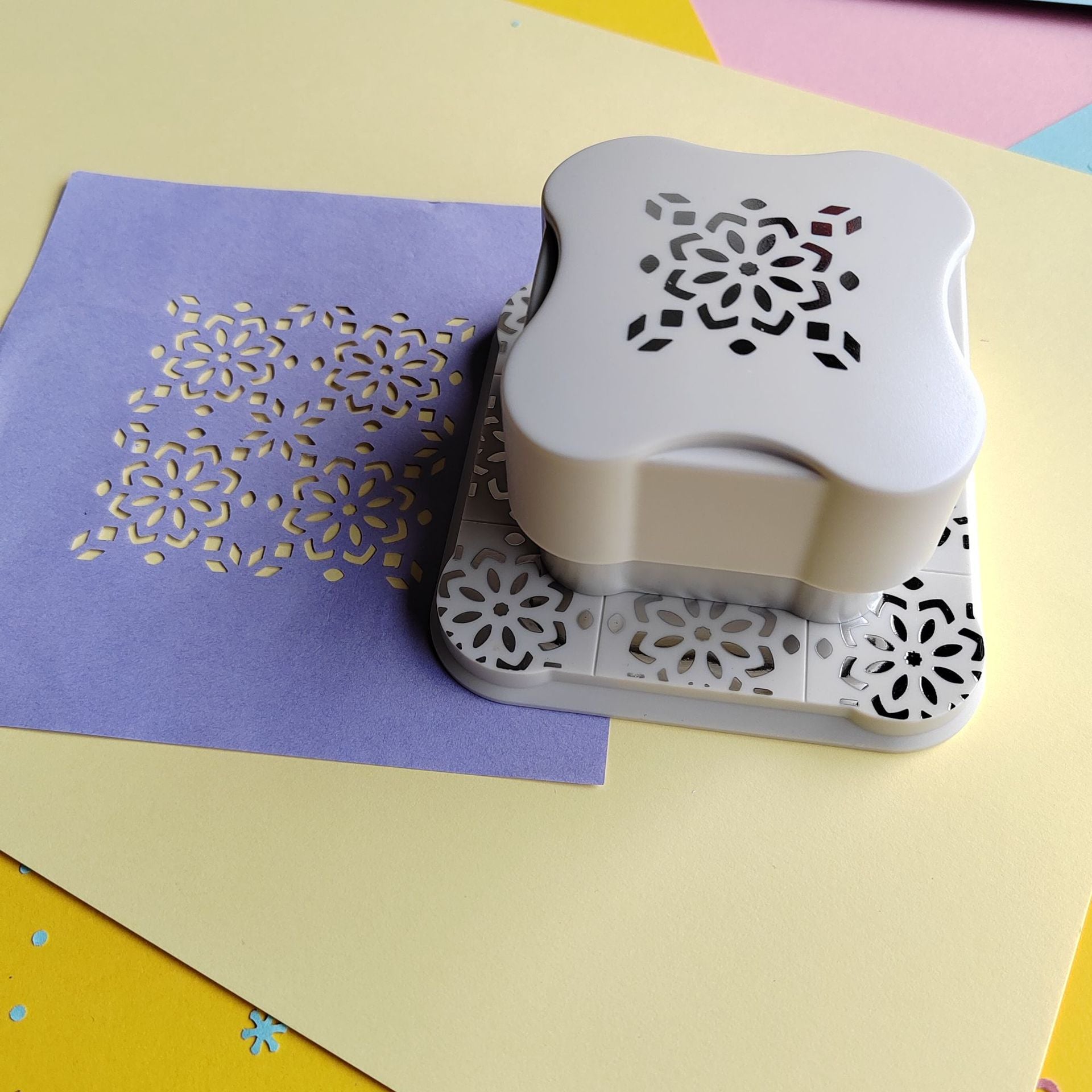 Decorative Edge Punch & Scrapbooking Stencil Cutter for Paper Crafting