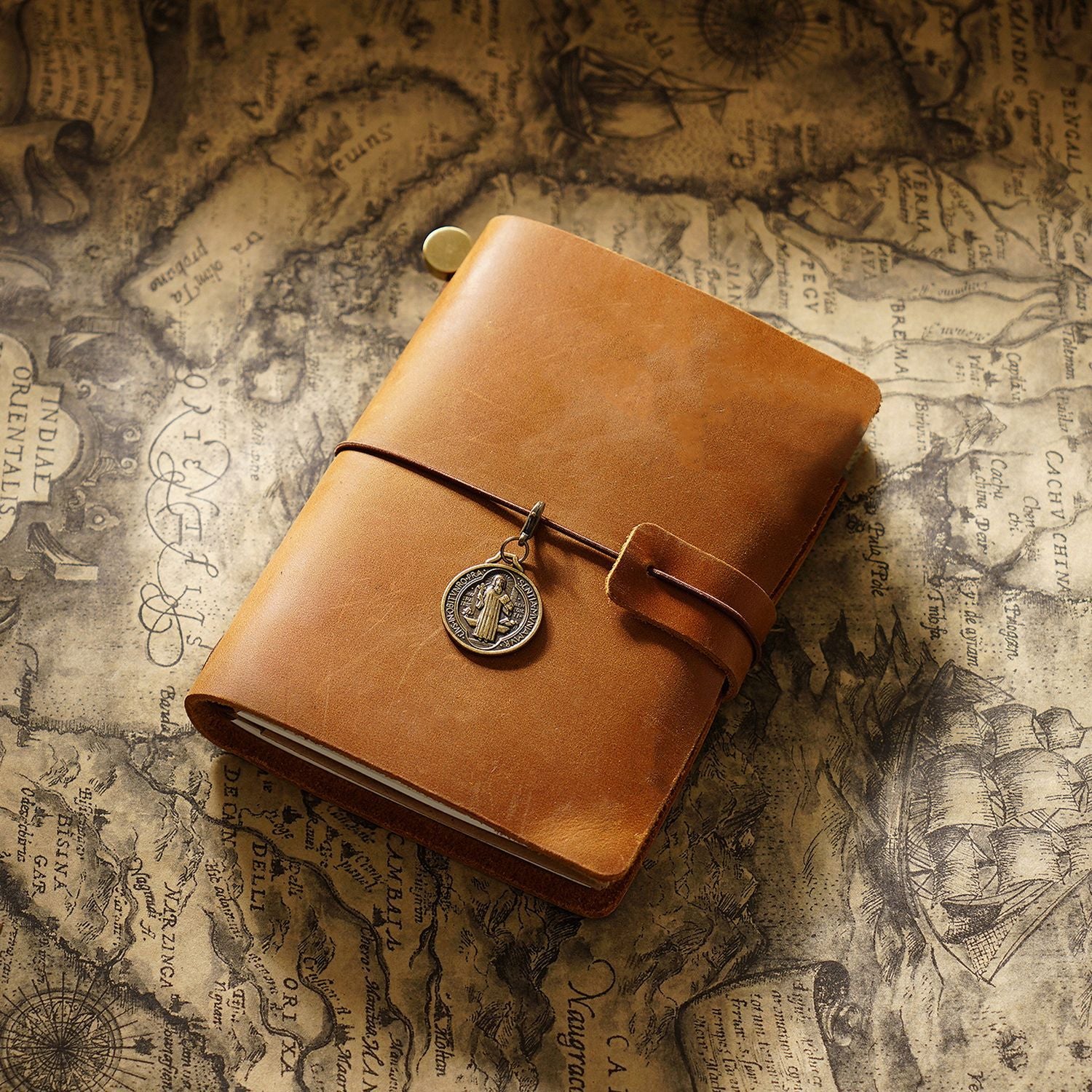 Traveler's Notebook Journal Passport Size Leather Cover