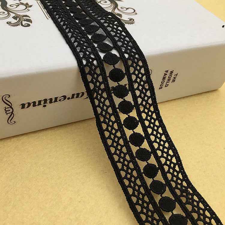 Cinta de encaje 4 cm, negro, calados con flores redondas y borde decorativo