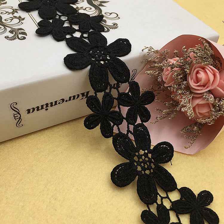 5,5 cm schwarzes Spitzenband mit floralen Blumen-Stickereien