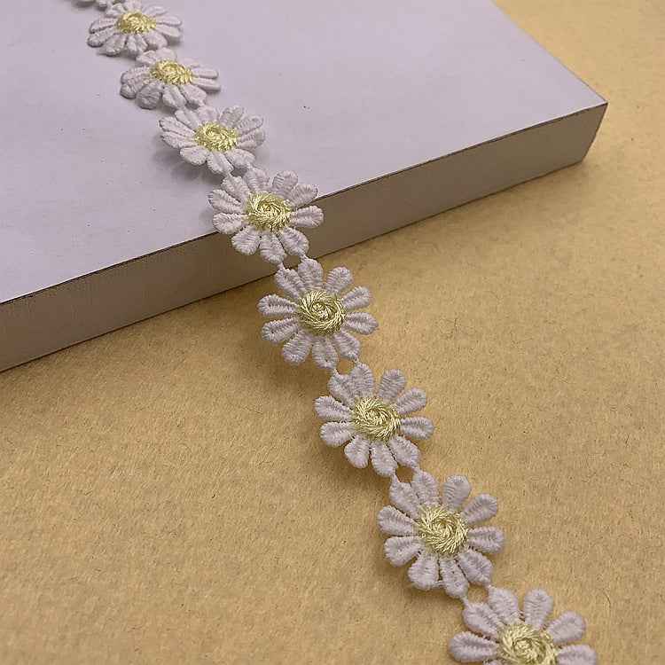 2.5cm daisy petal lace trim, white flowers with yellow-gold centers, decorative trim