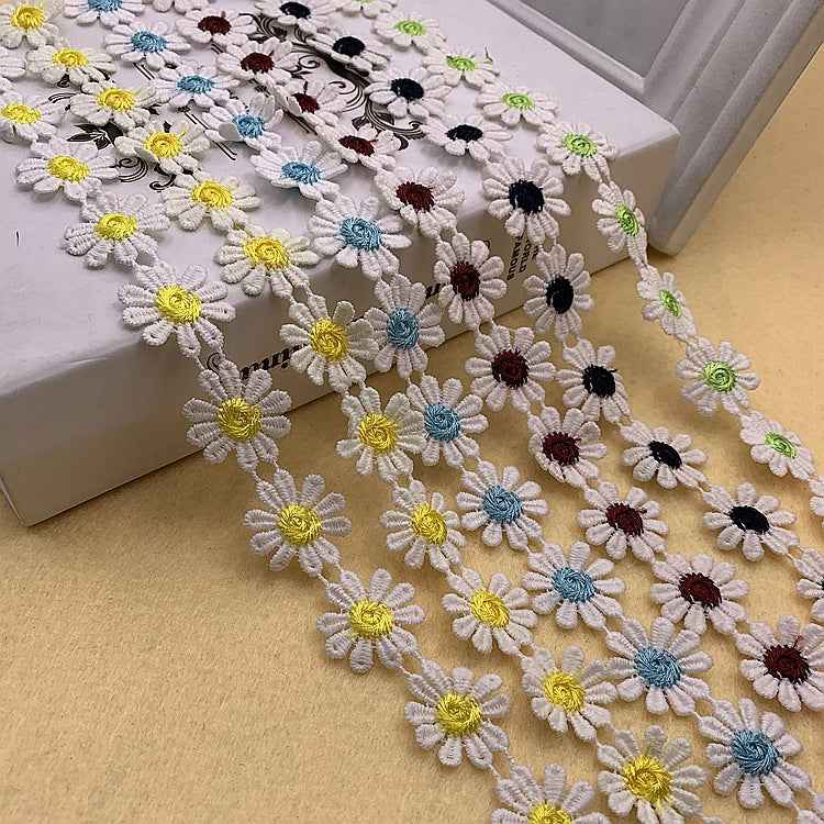Daisy-petal lace trim, white with multicolor daisy flowers and black/red/burgundy centers