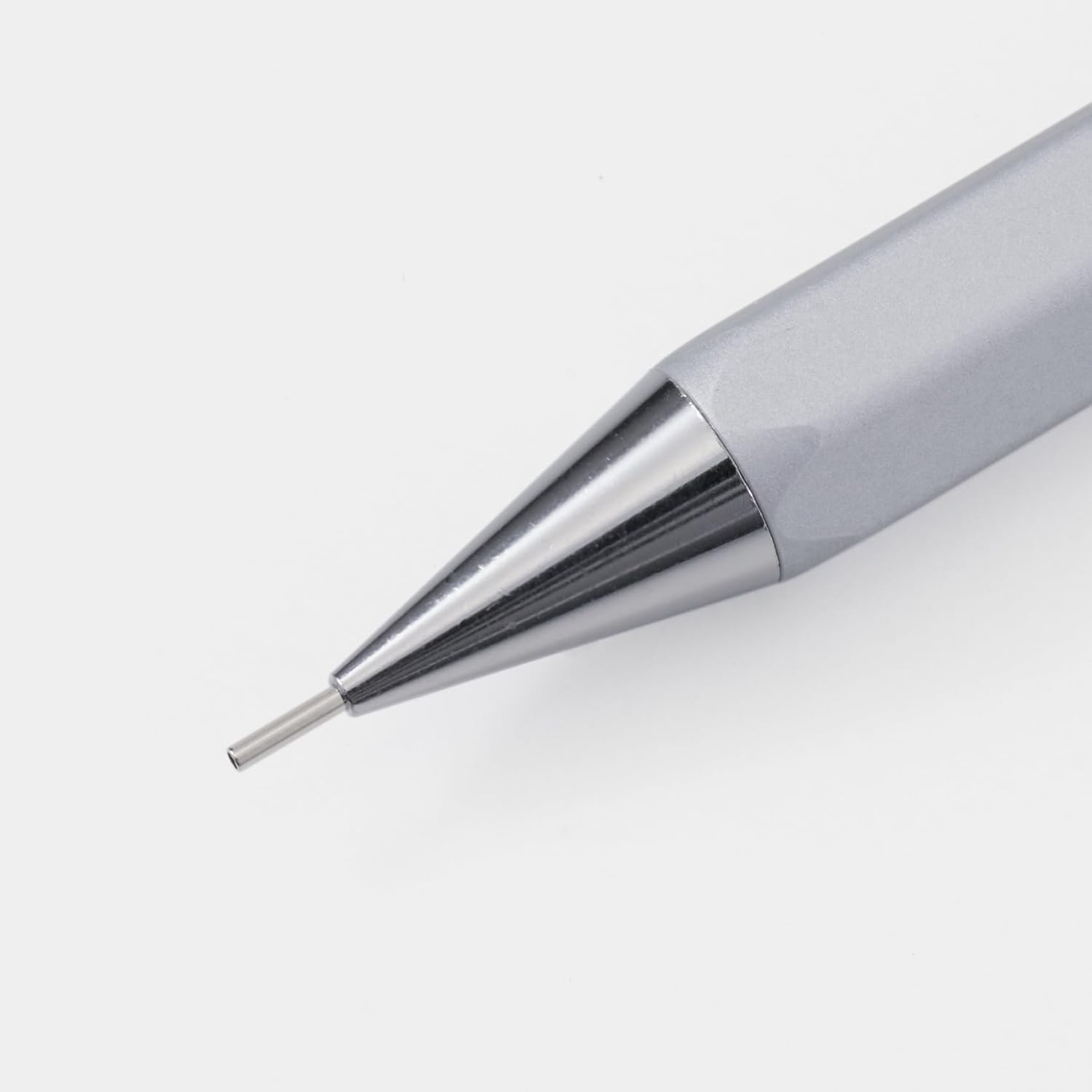 Lápiz mecánico hexagonal STAEDTLER, 0.5mm