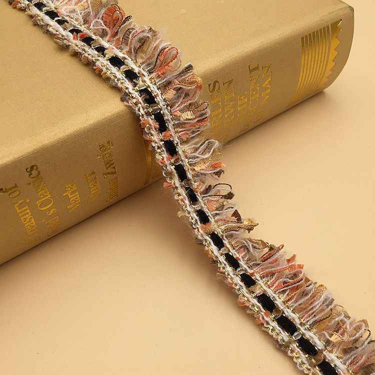 2,5 cm Fransentrim-Borte, beige-weiß mit orangefarbenen Akzenten und Goldfäden