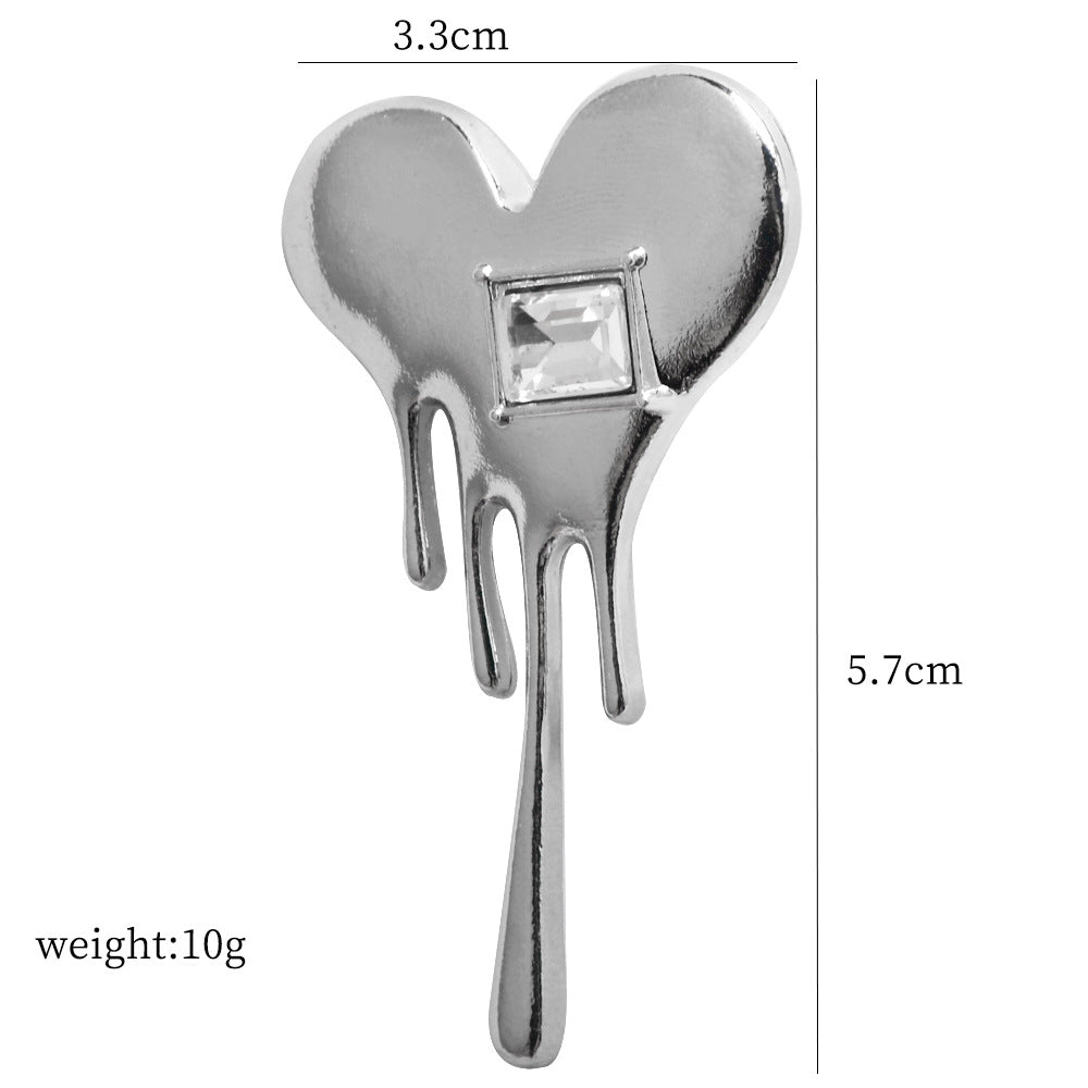 Silver heart brooch pin, 3.3cm width x 5.7cm length; weight 10g