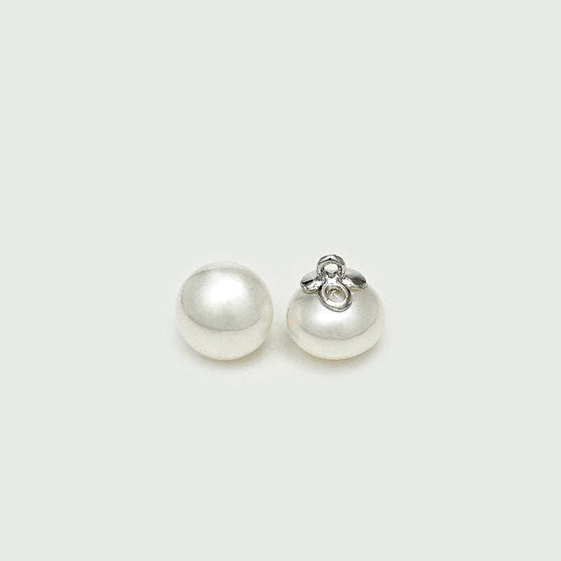 Oval pearl button, white, silver loop, flat front