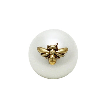 11mm white pearl bee button with gold-tone bee motif and loop, front view