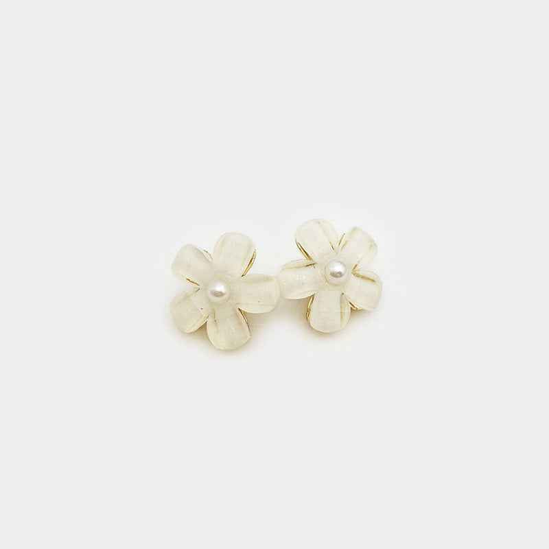 White flower pearl metal buttons with white center pearl.