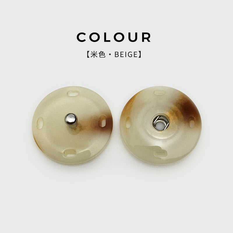 Resin-Klickverschlüsse für Mäntel in Beige, zwei runde Kappen mit Metallverschluss