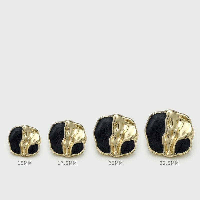 Two-tone metal buttons, gold back with black fronts, sizes 15–22.5 mm
