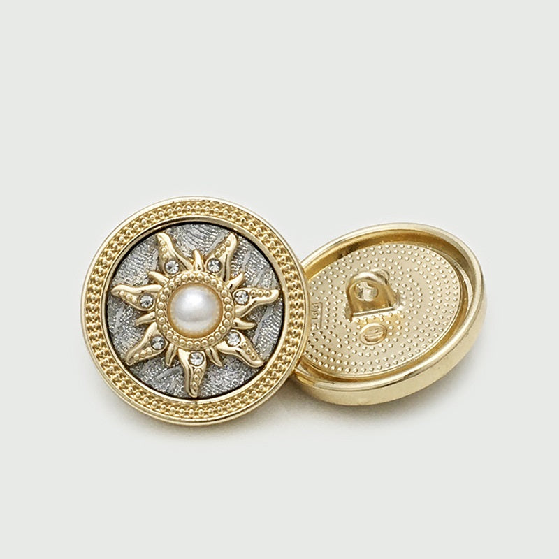 Gold-tone 25mm shank button back with sun pearl and diamond front
