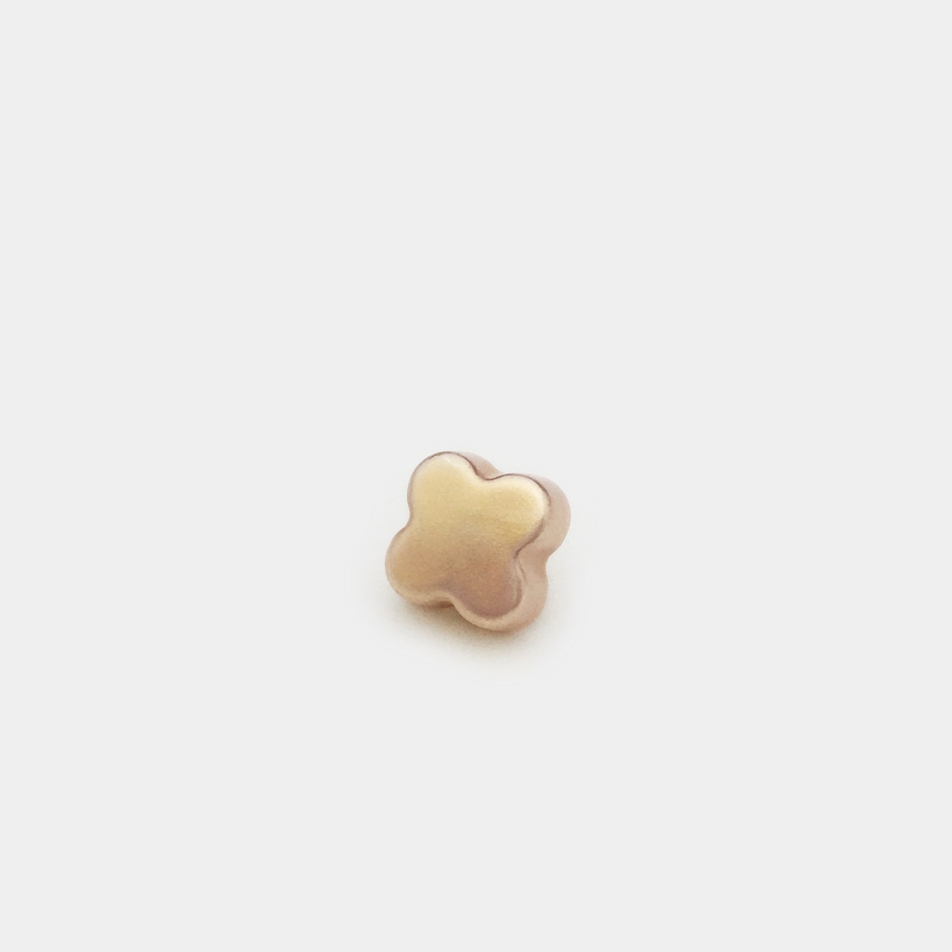 Coffee clover hand-sewing button, 11mm, with metal shank for shirts