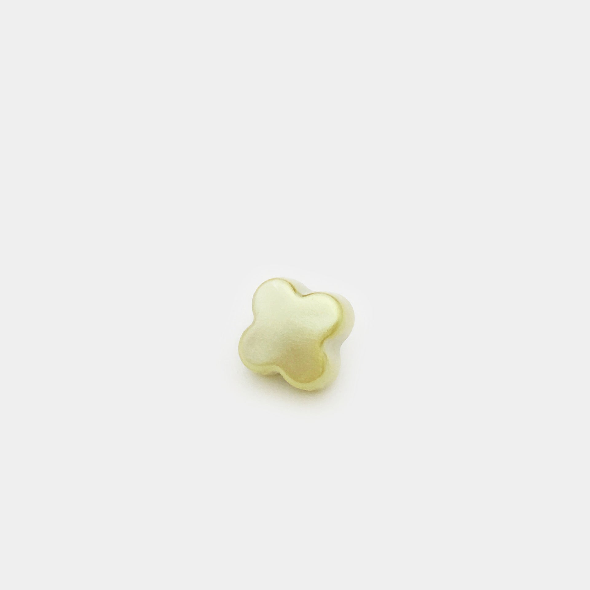 Light green clover hand-sewing button, 11mm, single piece with metal shank