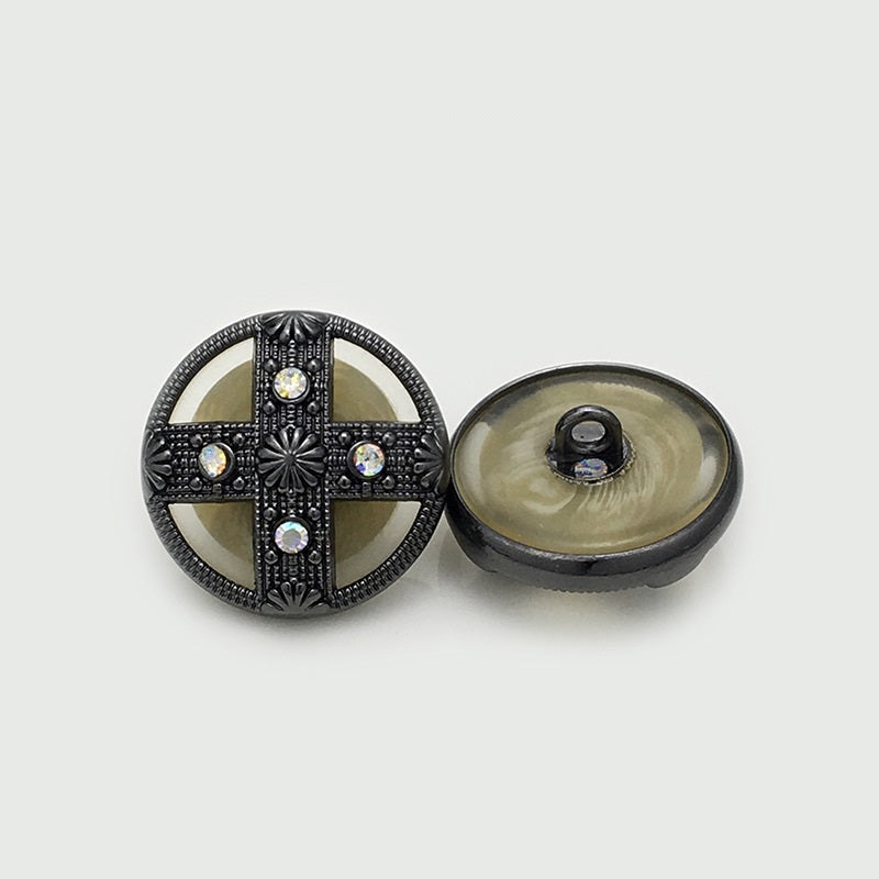 Gun-black Rundknopf mit Kreuz-Design und 4 Strasssteinen; Rückseite mit Öse