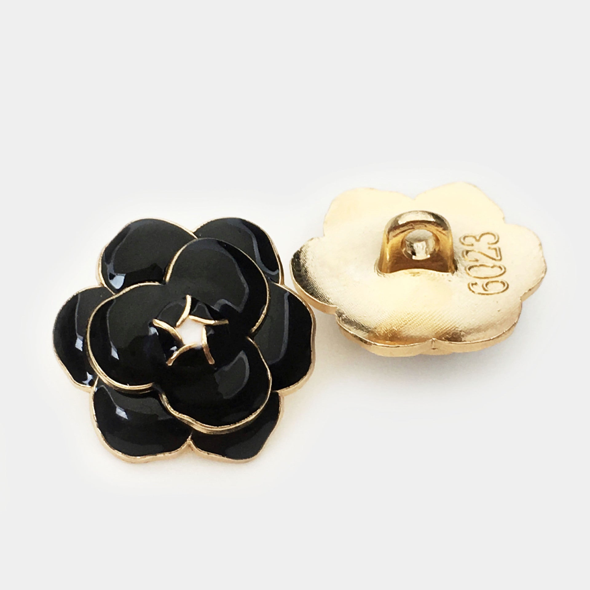 Schwarze Rose-Blüten Metallknöpfe mit Goldrand und Stern-Akzenten, 17,5/22,5 mm
