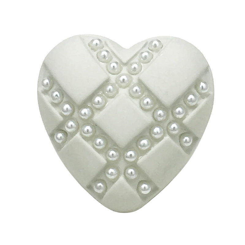 White heart button with pearl-look stud X design, 17.5mm