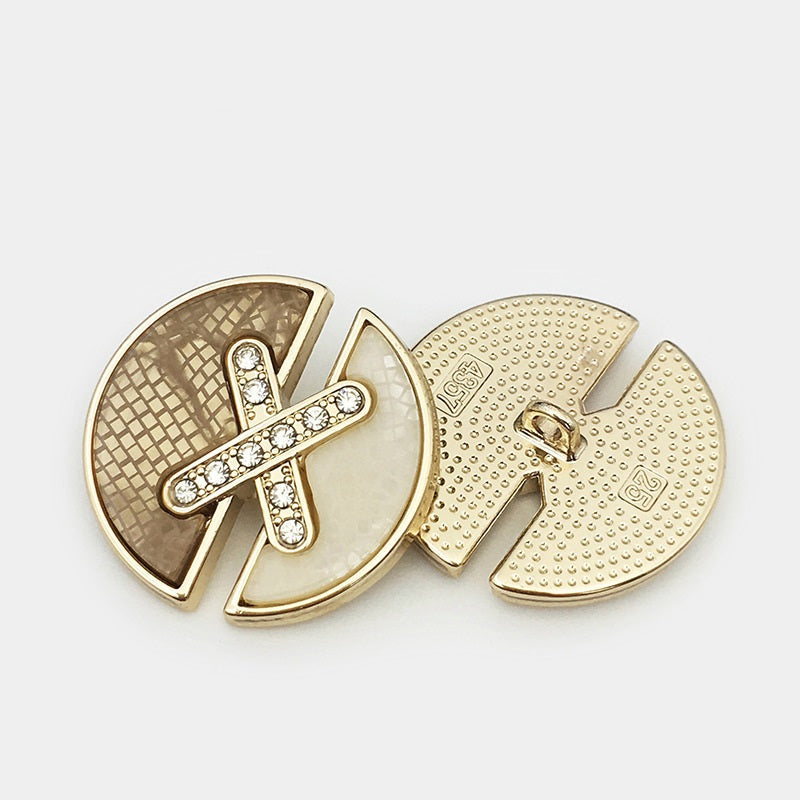 Khaki Diamant-X Metallknopf mit Strasskreuz, goldener Rand; Rückseite mit Prägung