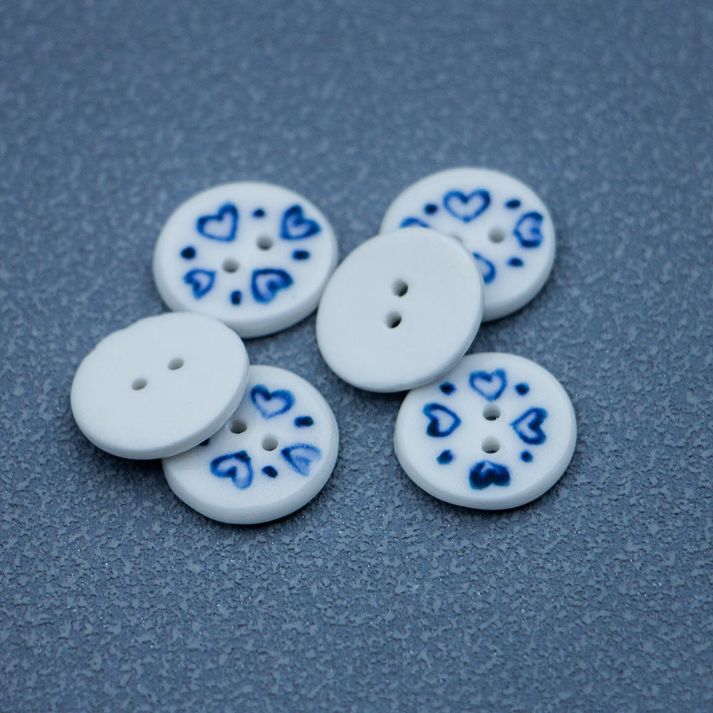 Set of round blue-and-white porcelain heart ceramic buttons, 4 white backs with holes