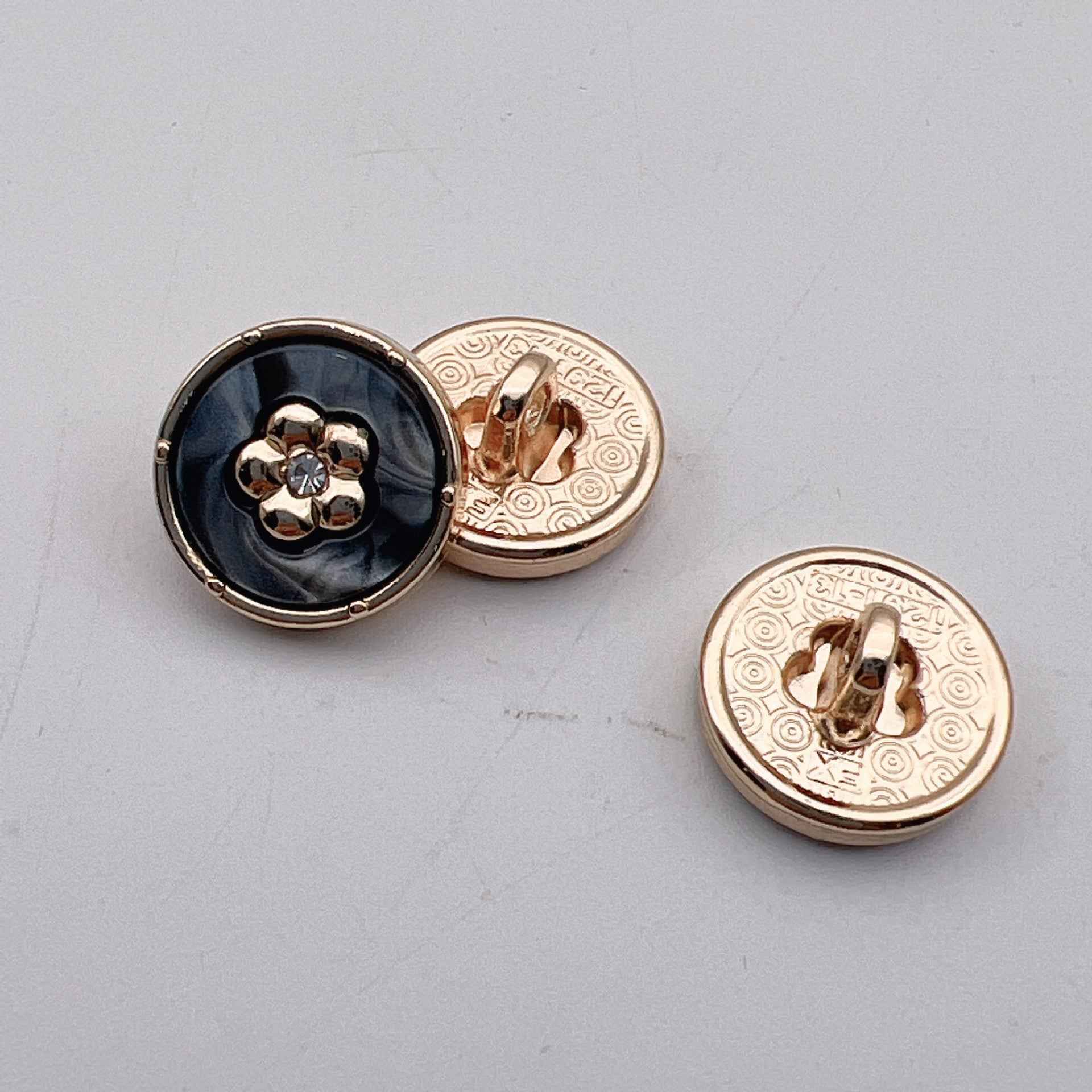 12.5mm round diamond-look metal button, Black, 2-hole setting