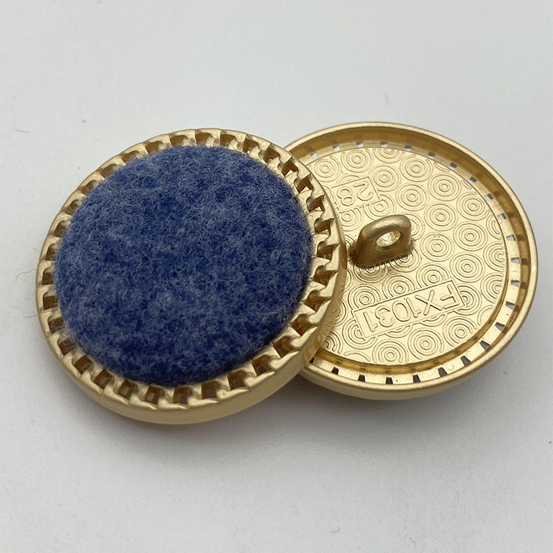 25/28 mm Wollknopf mit dunkelblauer Filzoberfläche, Metallhülle mit Öse