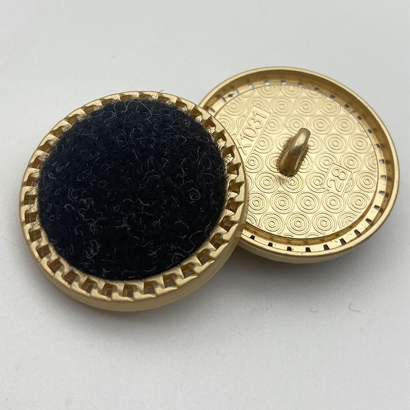 25/28 mm Wollknopf mit schwarzer Filzoberfläche, Metallhülle mit Öse