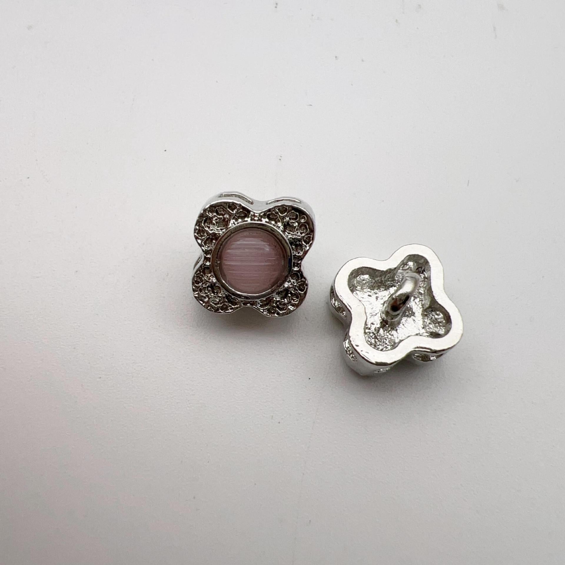 Blumenknöpfe 12 mm, Vorderseite mit rosafarbenem Einsatz und glänzender Blütenfassung
