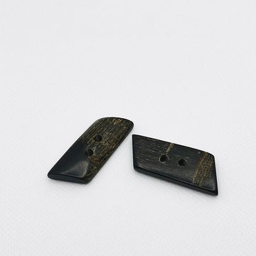 28mm Hornknöpfe, schwarzer Trapezschnitt, 2 Löcher (2 Stück sichtbar)