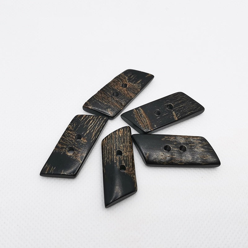 5 schwarze Trapez-Hornknöpfe, 2 Löcher, 28mm, geschnittener Look (mehrteilig)