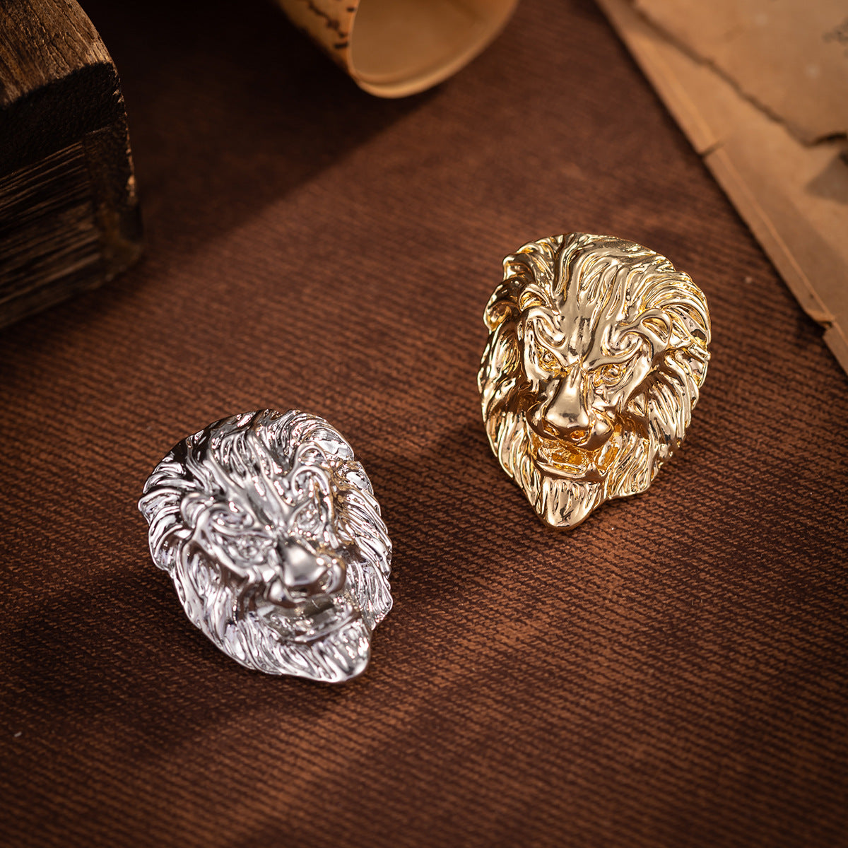 Lion head brooch 2-pack with silver and gold alloy animal pin