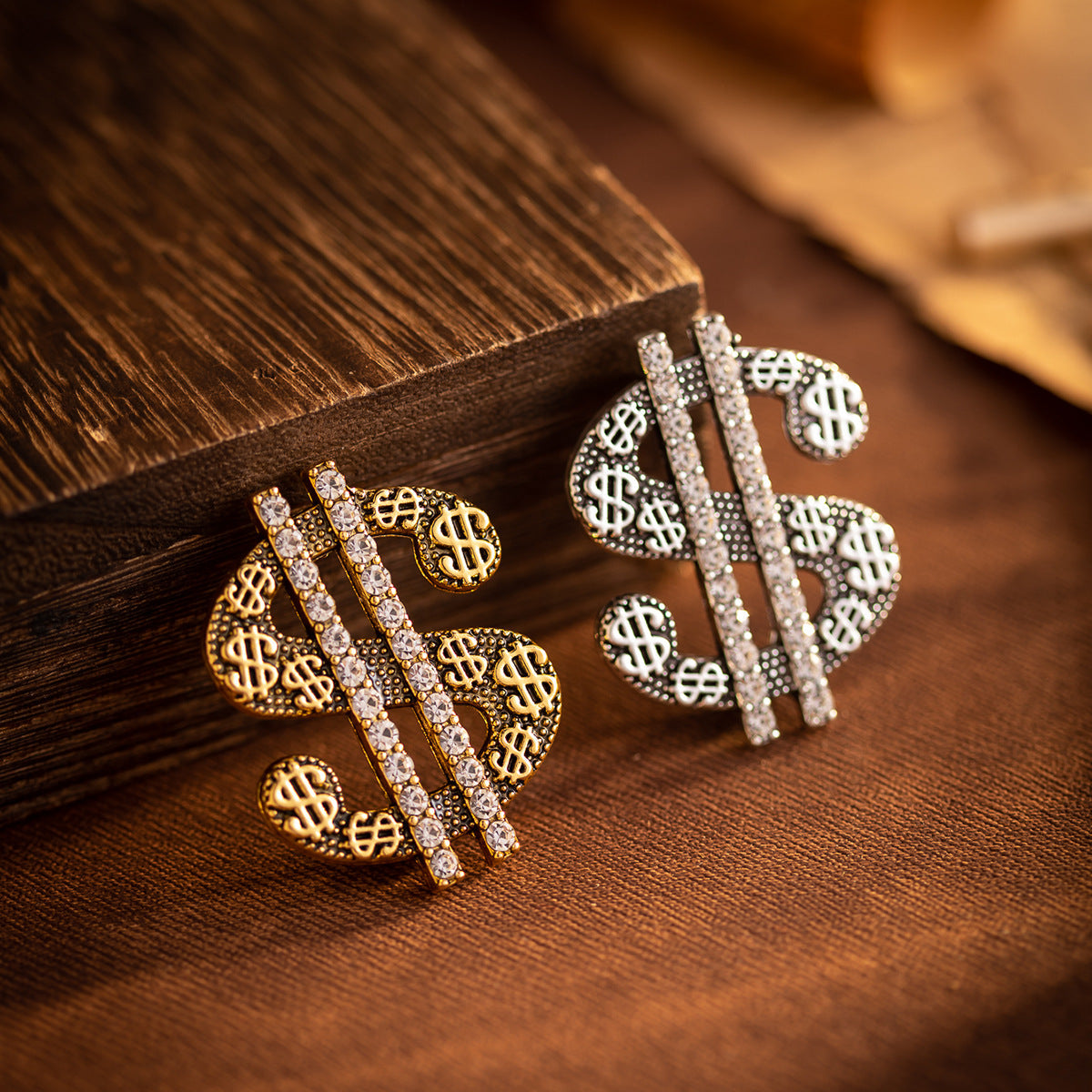 "Get Rich" Dollar-Broschen 2er-Set, Gold & Silber, mit Strass