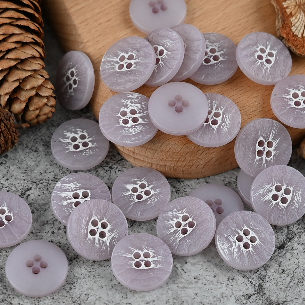 Hellviolette, runde 4-Loch Urea-Knöpfe mit weißem Pfoten-Design