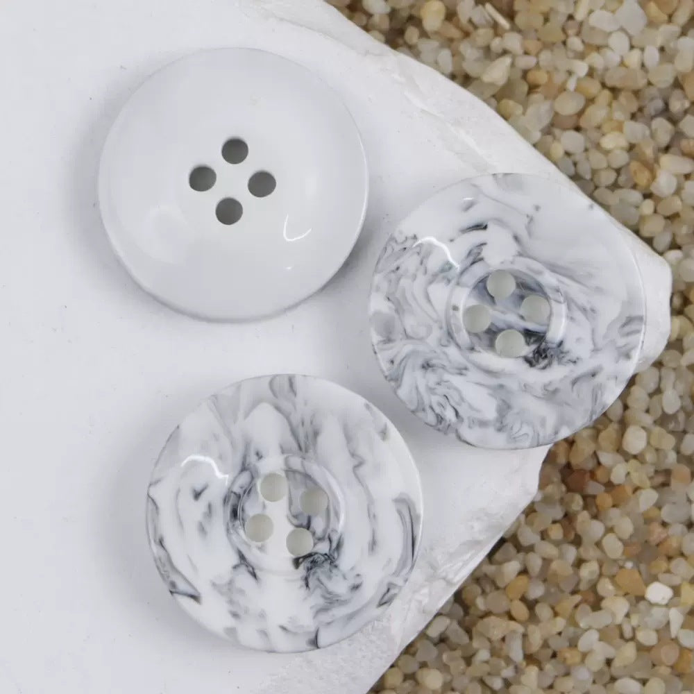 Set of faux marble resin buttons in white/gray with four-hole design, 15–30mm