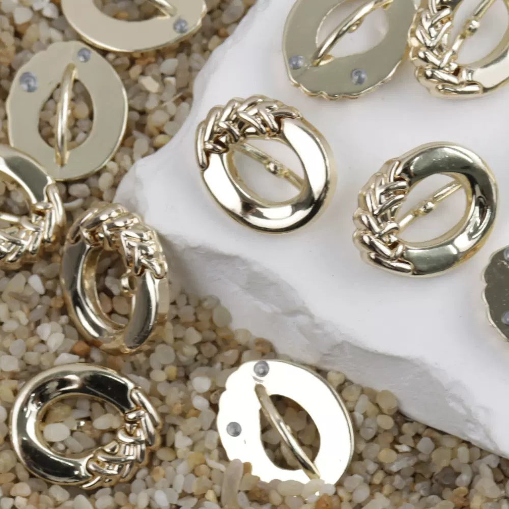 21mm oval metal shank buttons, mixed silver and gunmetal black, scalloped edge design