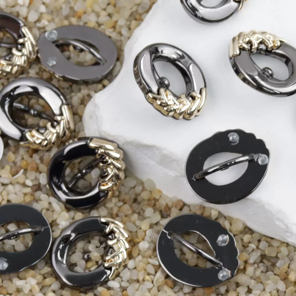 21mm oval metal shank buttons, gunmetal black glossy finish, two-hole shank details