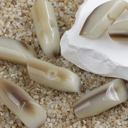 36/50mm White Coffee Black Special Shaped Resin Buttons with Hidden Holes 12pcs Beige