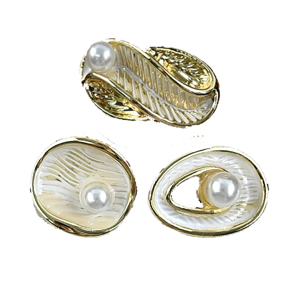 18/23mm pearl-look metal buttons with shanks, oval gold frame and white center (3 pack)