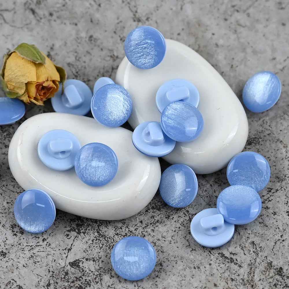 Glitzer-Perlmutt-Mushroom-Shankknöpfe in hellblau, mit Stiel für Kinderkleidung