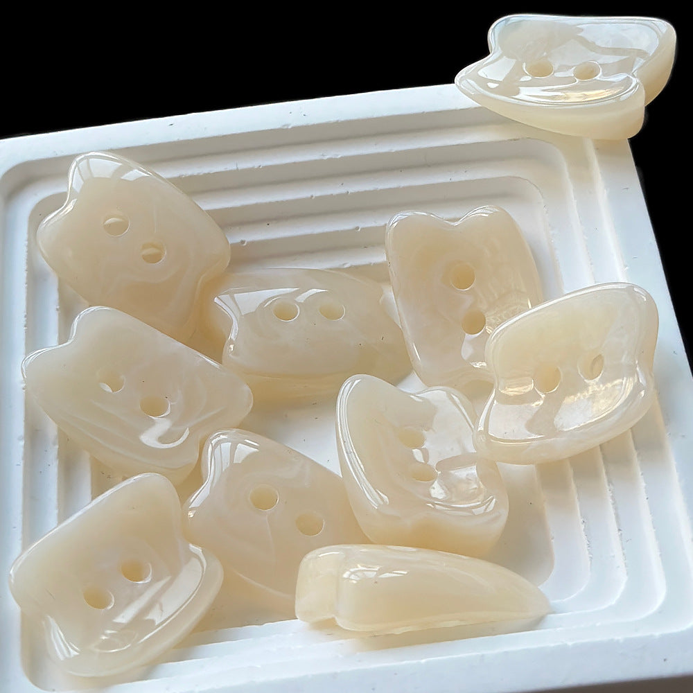 Mehrere beigen unregelmäßige 2-Loch Resin-Buttons, 32x21 mm