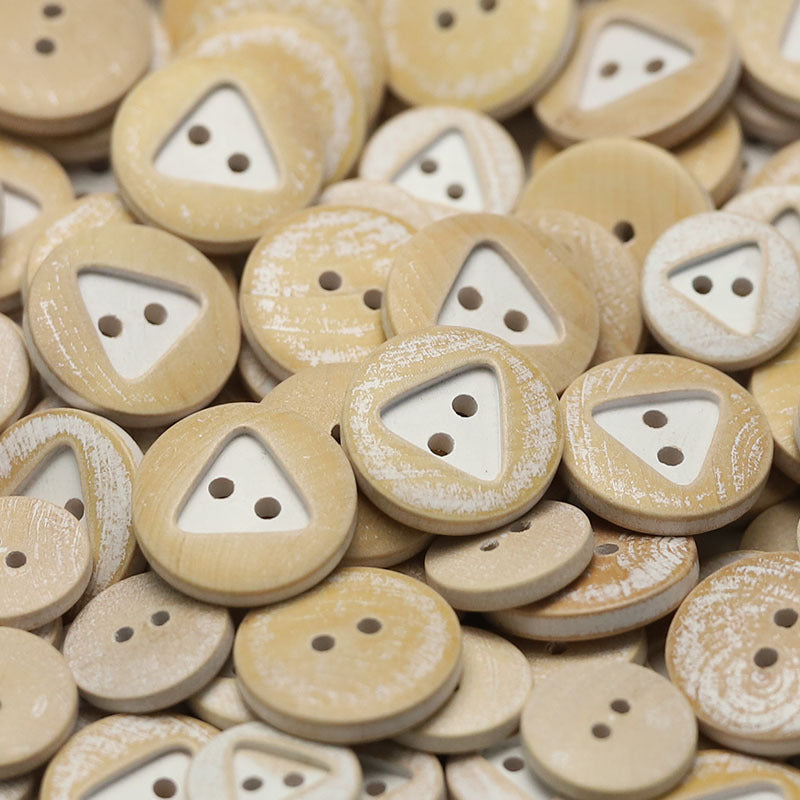 Beige Holzknöpfe mit Dreieck- und Punktmustern, 2 oder 4 Löcher