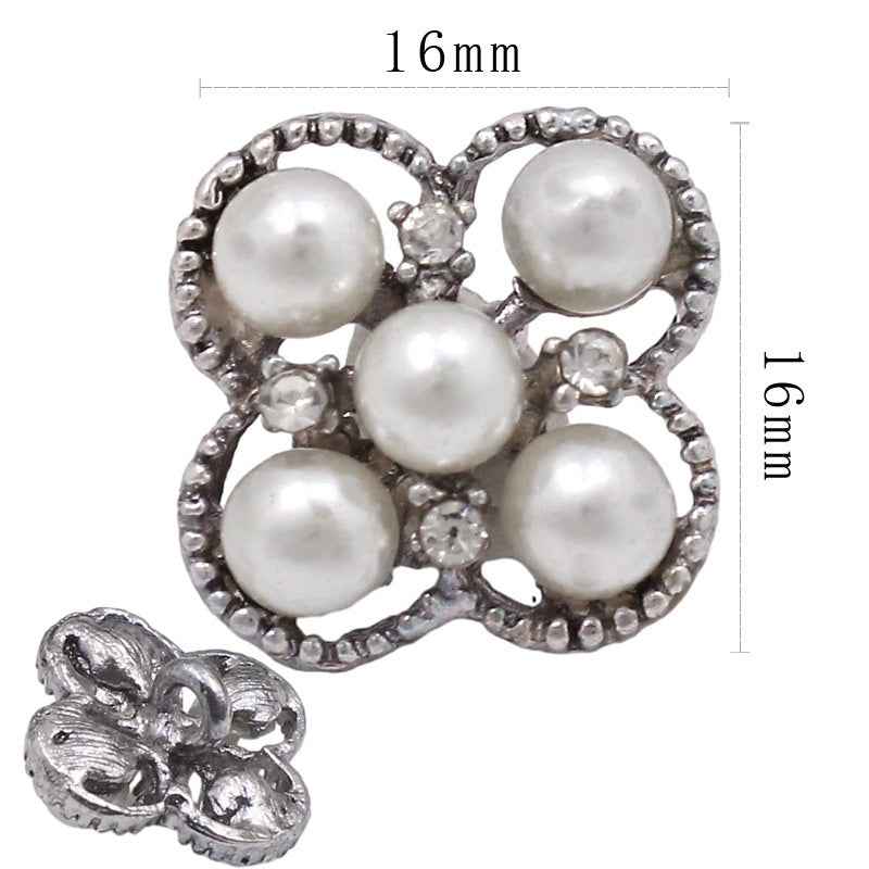 16mm silver heart/flower pearl button with 5 pearls and clear rhinestone detail