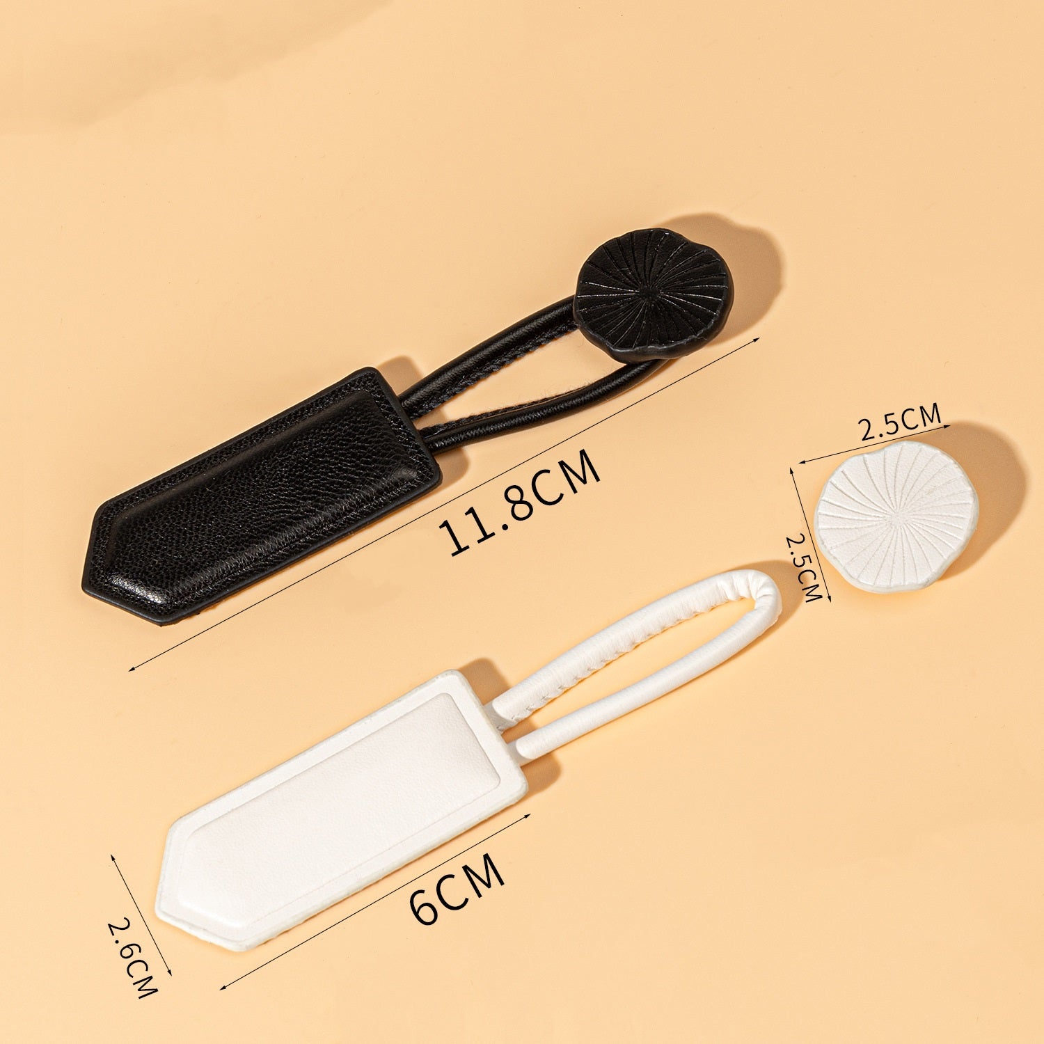 11.8cm leather Chinese knot button in black and white; round disc included