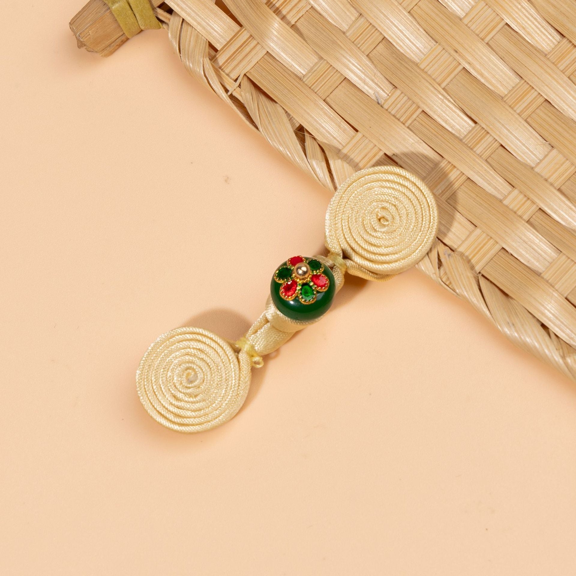 5pcs pankou Chinese button set, beige cords with two spiral buttons and green ornament