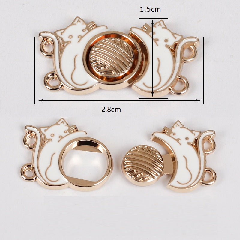White cat vintage hanfu metal button pair, 2.8cm size, with gold-tone 4 loops