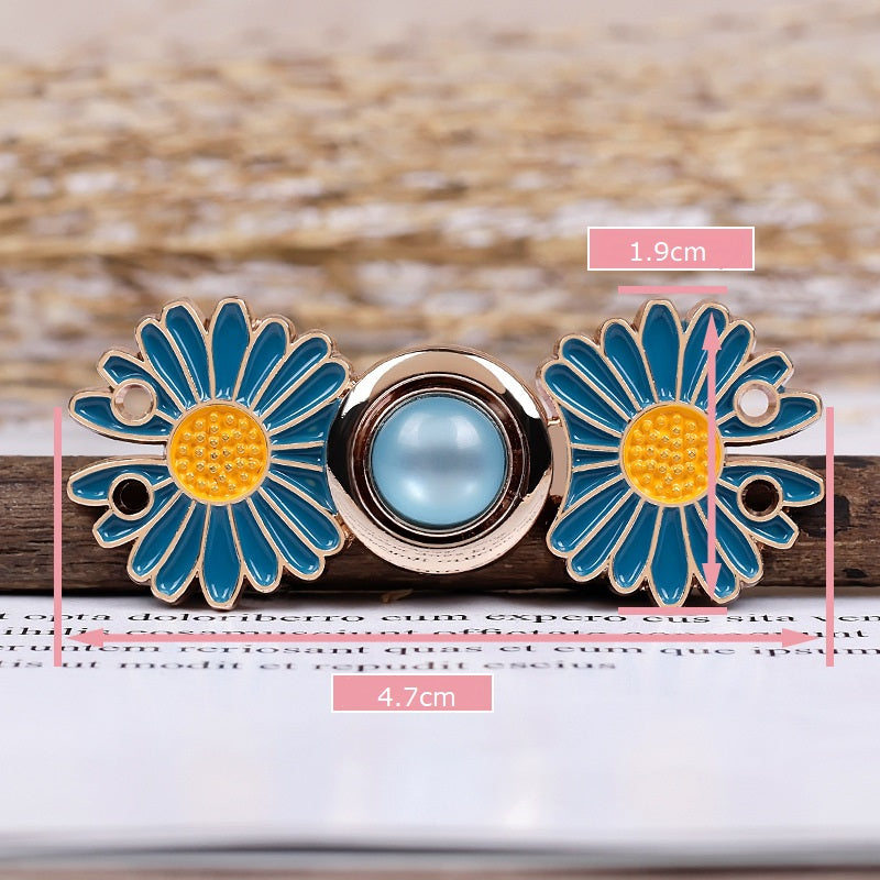 Daisy metal pair buttons, blue enamel petals with yellow bead centers and snap ring, 4.7cm