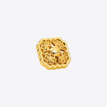 中式复古金色方形金属扣，浮雕花纹边框与中央圆孔