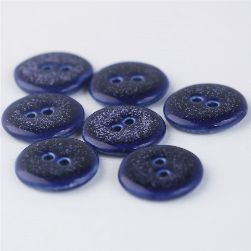 Runde Keramikknöpfe blau gesprenkelt, 2 Löcher, 18 mm