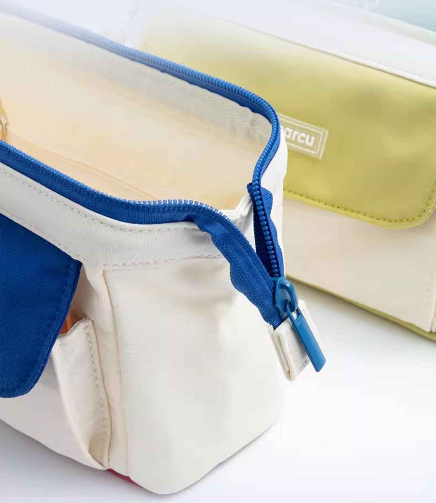 M&G MASMARCU Triangle Large Capacity Multi-Compartment Pencil Case