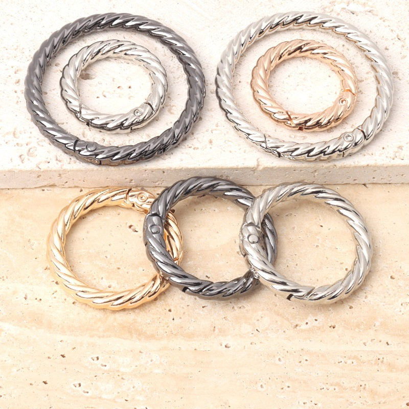 Assorted O-spring rings: gold and silver metal purse strap connectors