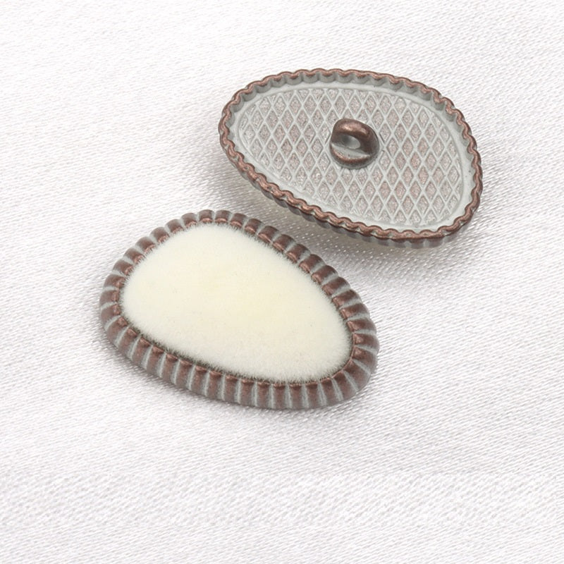 21mm Schaftknopf mit weißem Flock, Metallrückseite mit Schaftöse