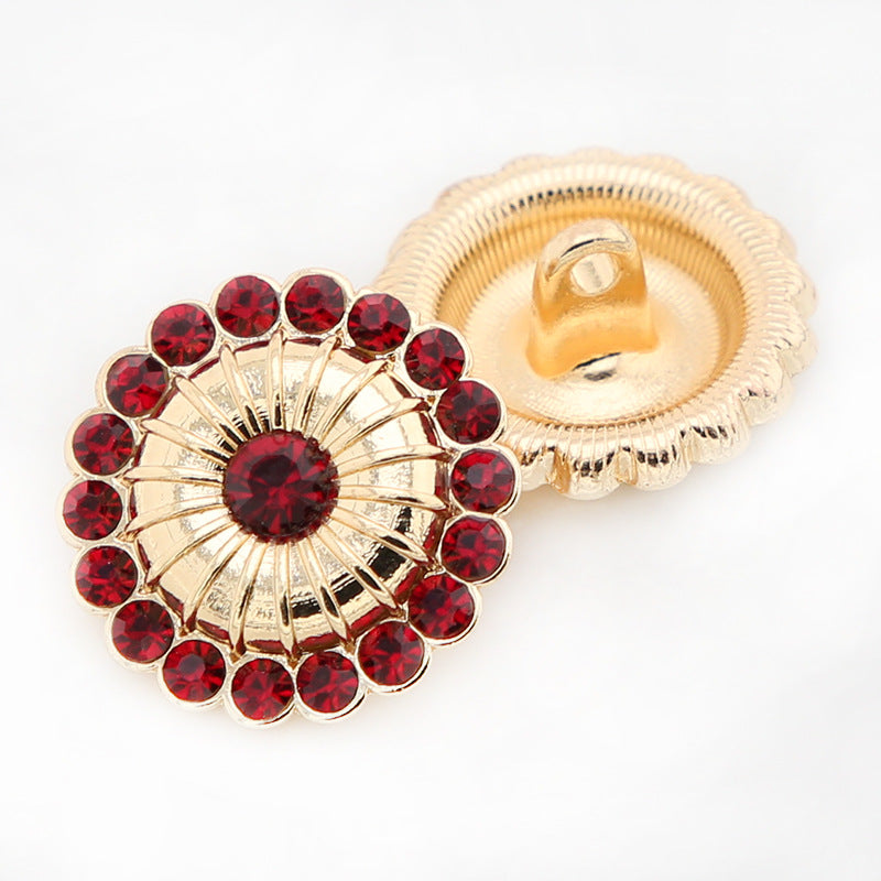 Zierknopf Windrad, rund, rote Strasssteine, goldfarbenes Metall, mit Schlaufe (6er)